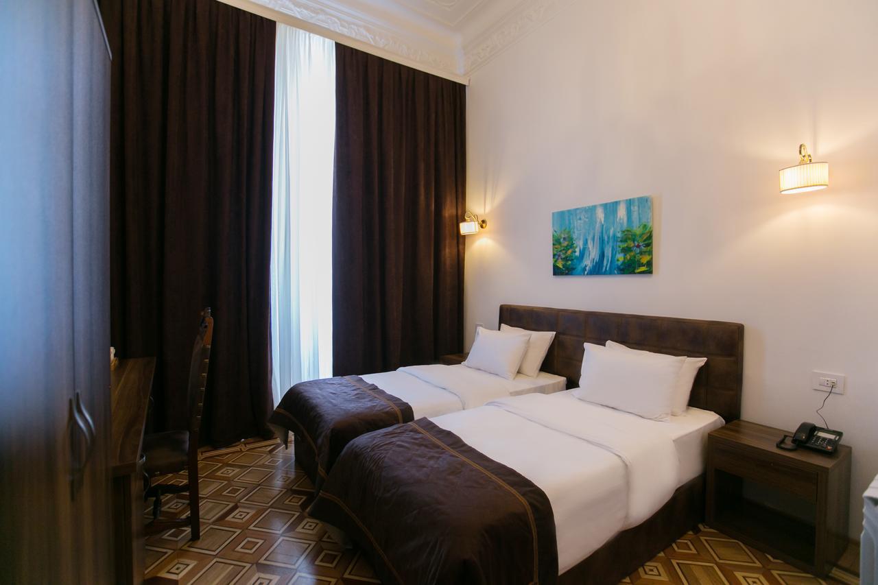 Malakhan Hotel Баку Екстериор снимка