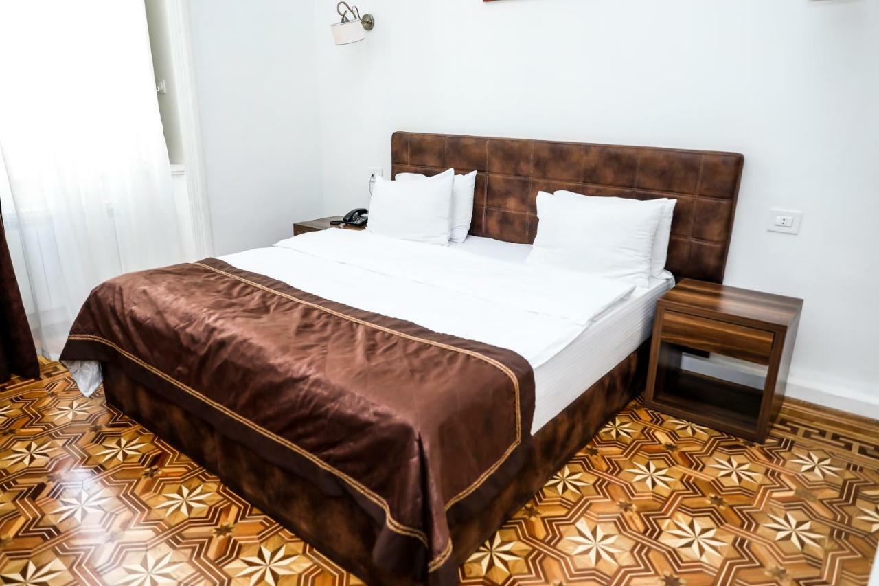 Malakhan Hotel Баку Екстериор снимка