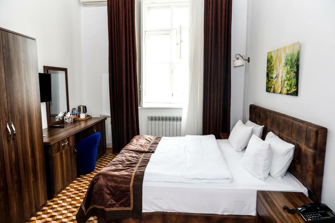 Malakhan Hotel Баку Екстериор снимка