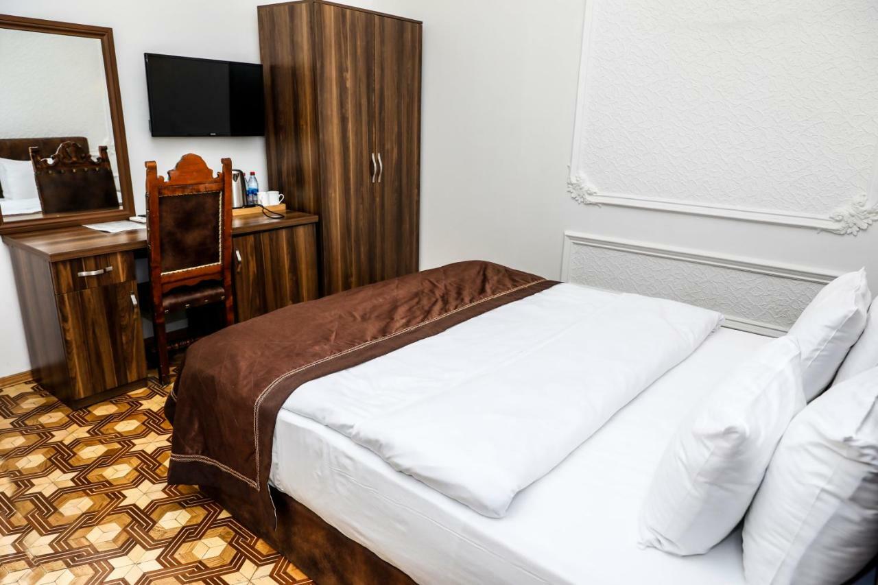 Malakhan Hotel Баку Екстериор снимка