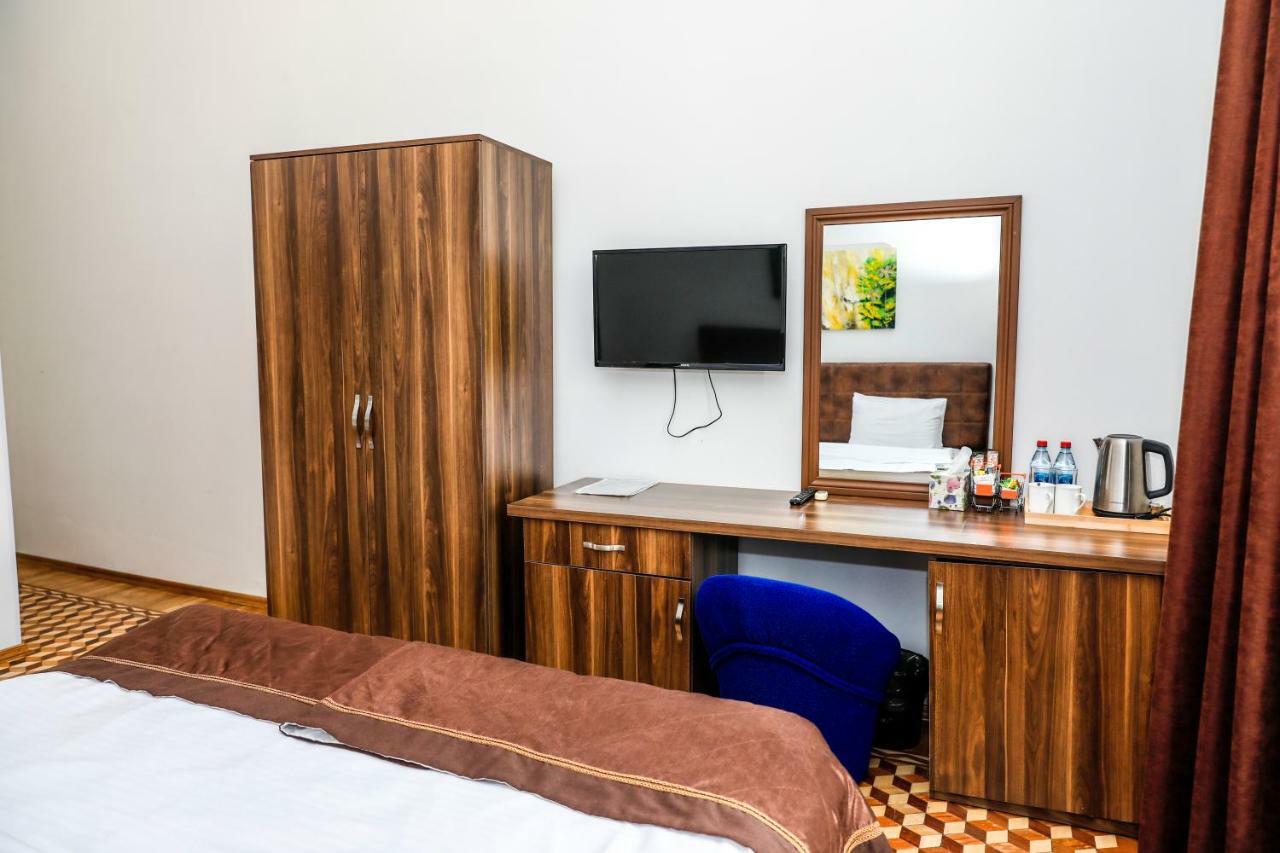 Malakhan Hotel Баку Екстериор снимка