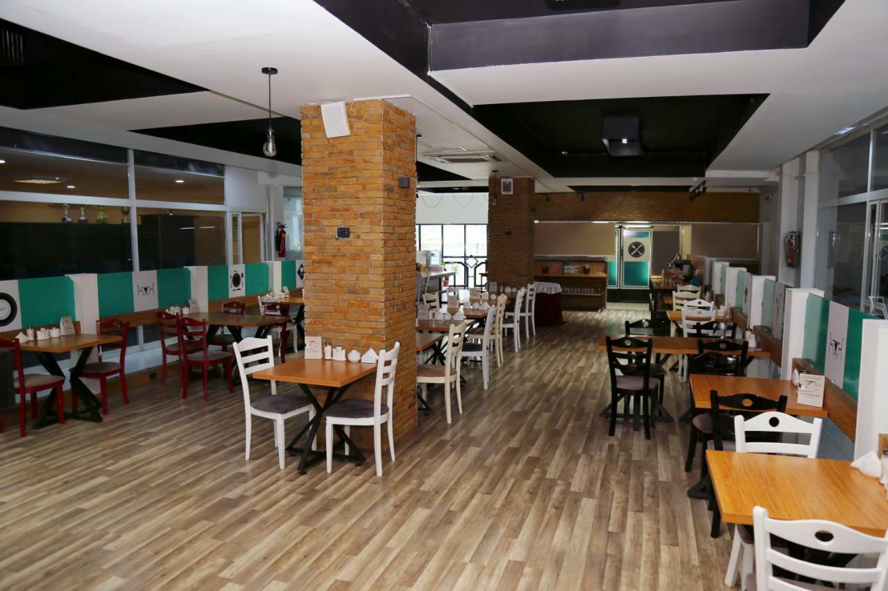 Malakhan Hotel Баку Екстериор снимка